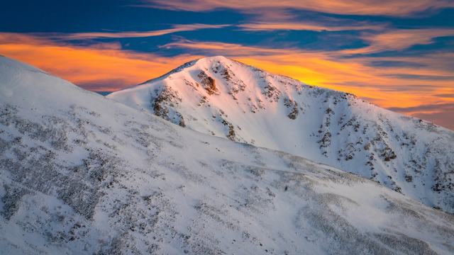 Divide in Winter Gold as a video call background