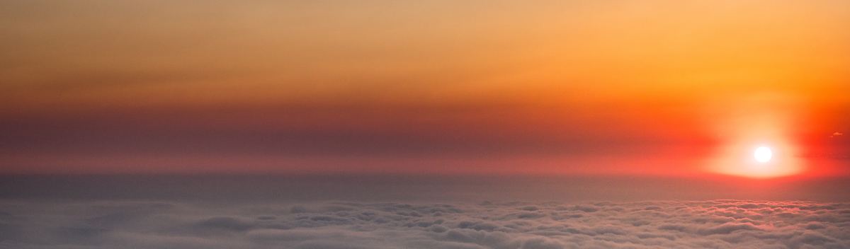 Above the Cloud Deck, a Colorado sky from the sky pack (Mestaa'ēhehe Mountain)