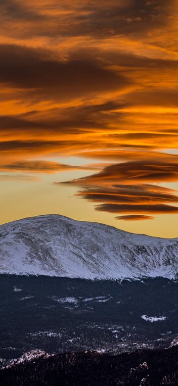 Wave Clouds Over the Summit as a phone wallpaper